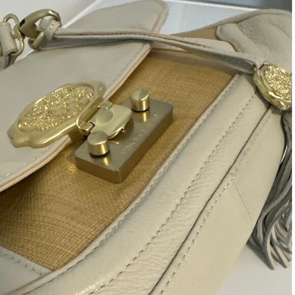 Vince Camuto Bold Gold Medallion cream pebble leather/rattan - Picture 4 of 12